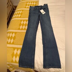 ZARA THE CONTOUR BOOTCUT JEANS